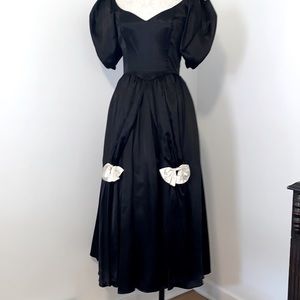 GUNNE SAX 80’s REAL DEAL size 6? Junior 10? Black satin STUNNER 🤩 Tea Length
